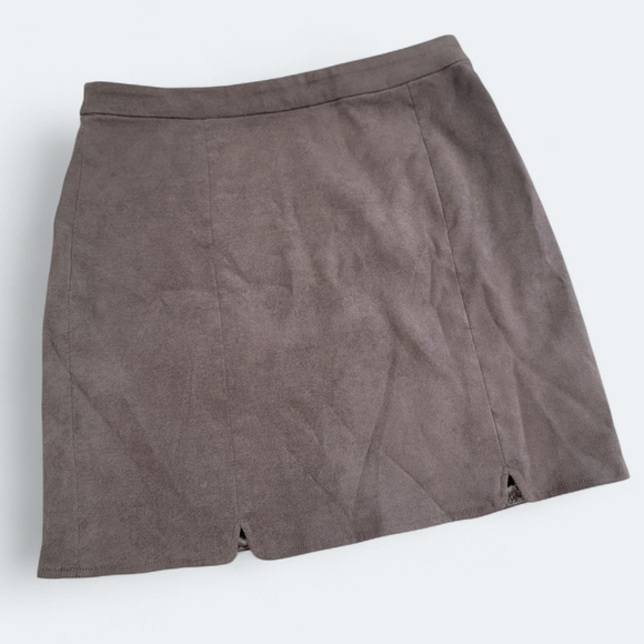 Just In Brown Faux Suede Mini Skirt Size Medium - Picture 1 of 12